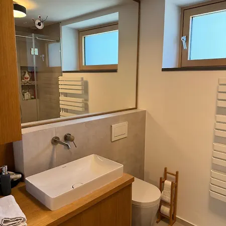 Cozy And Peaceful Premium With Free Parking Apartment *
