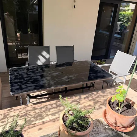Cozy And Peaceful Premium With Free Parking Apartment *